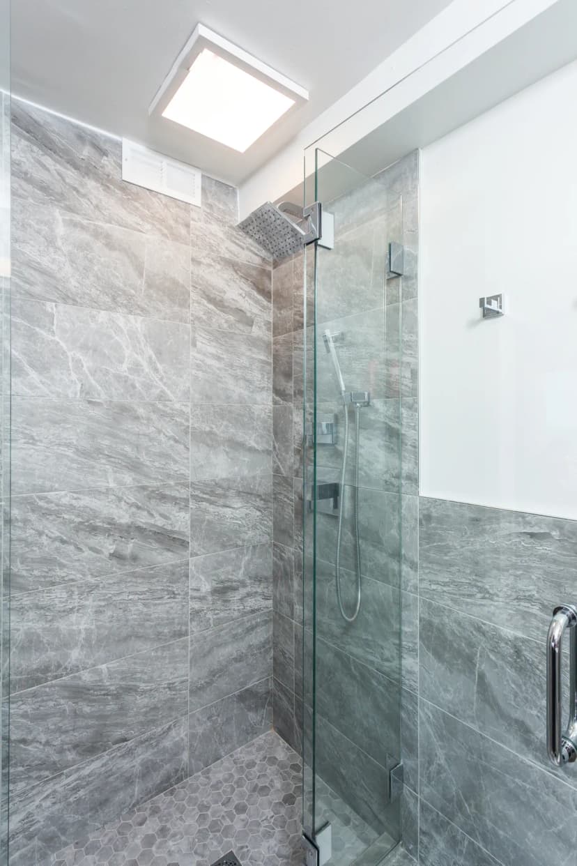 Lakeview - Image 3