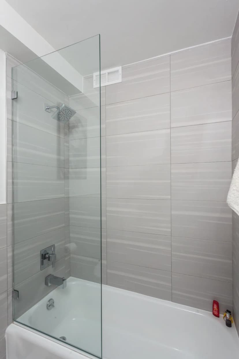 Lakeview - Image 1